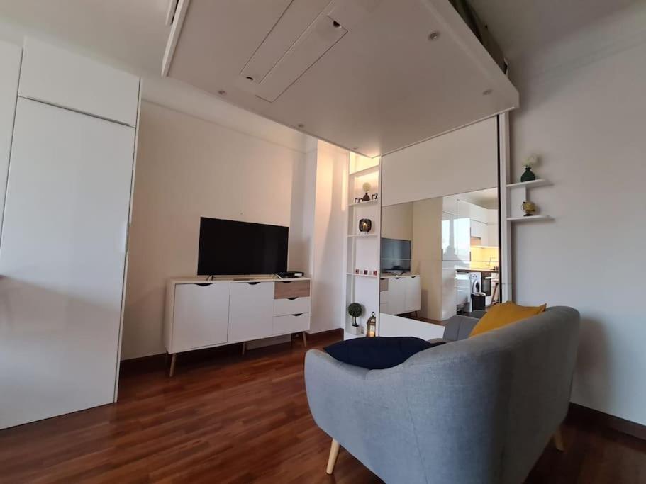 Studio A 2 Pas De La Gare Sartrouville Luaran gambar