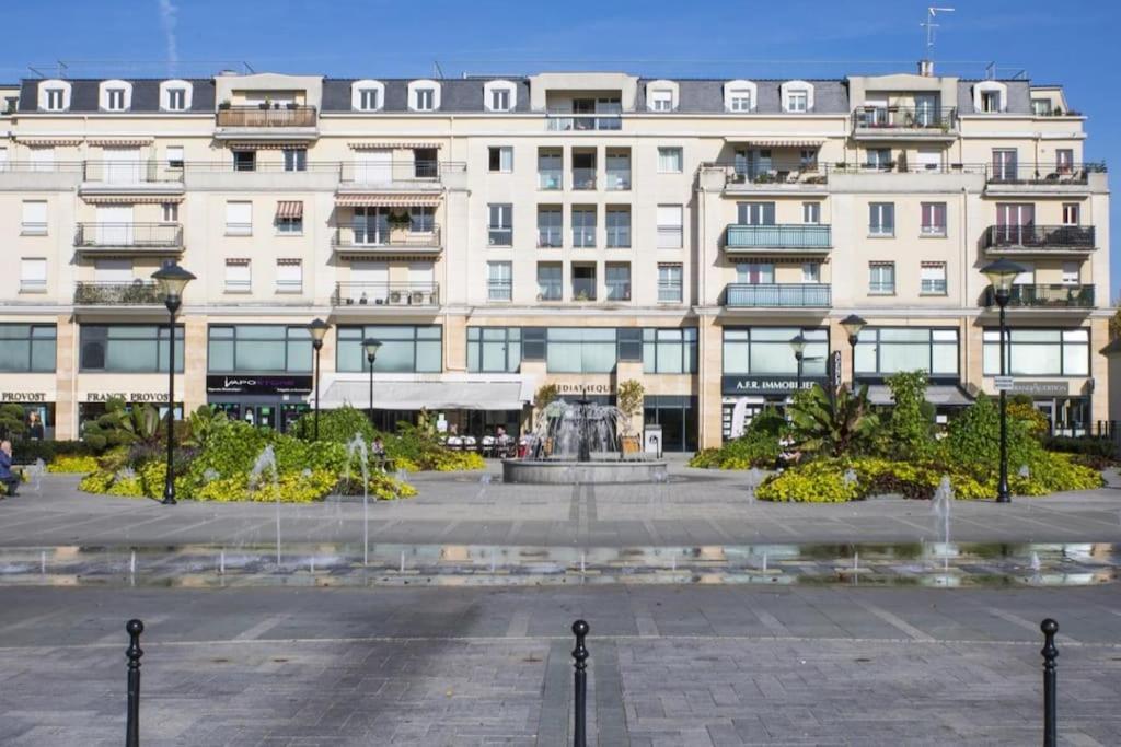 Studio A 2 Pas De La Gare Sartrouville Luaran gambar