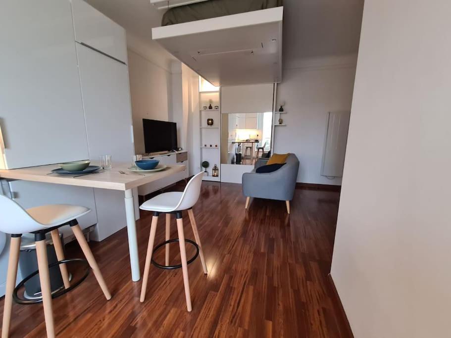 Studio A 2 Pas De La Gare Sartrouville Luaran gambar